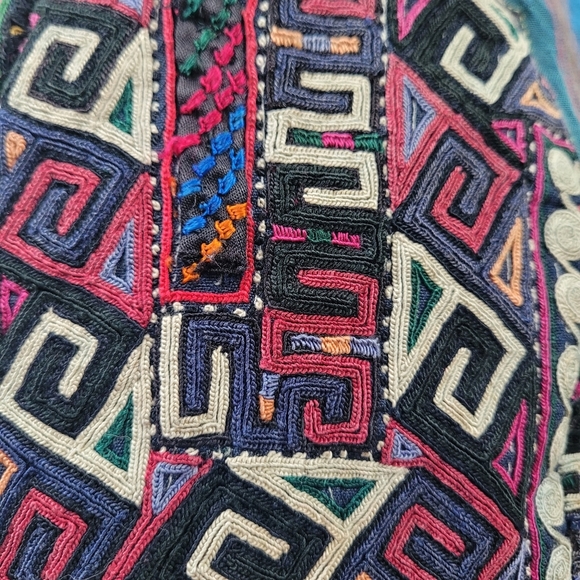 Set of 2 Handwoven black and blue square cushion covers - Picture 4 of 16